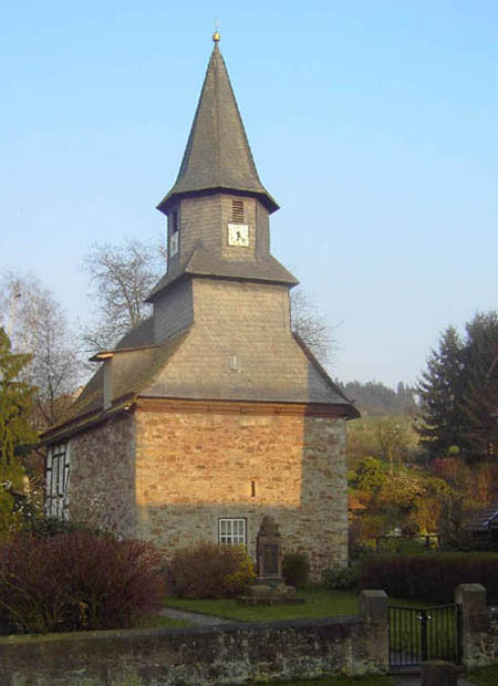 Kirche und Denkmalplatz
