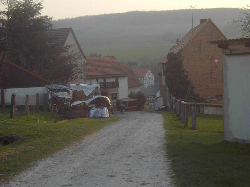 Dorfeingang von Nordosten